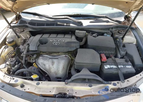 2010 Toyota Camry Le z USA, uszkodzony, nr VIN 4T4BF3EK3AR010469